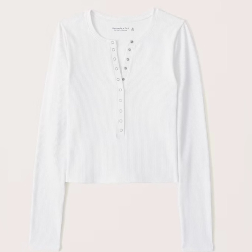 Abercrombie Snap Henley in White - Women’s Large